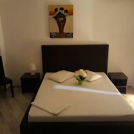 Stars 2* בוקרשט